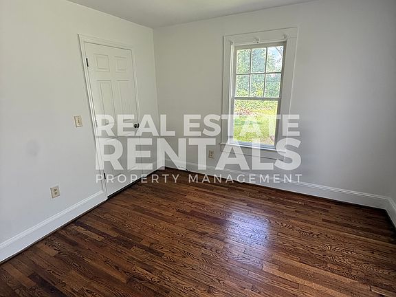 5th image of 1224 Robinson Ave #1