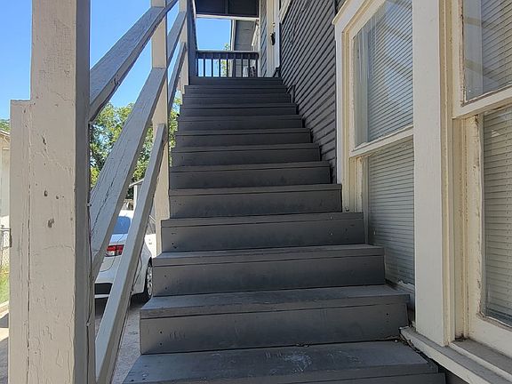 3rd image of 434 Buckingham Ave Unit 2