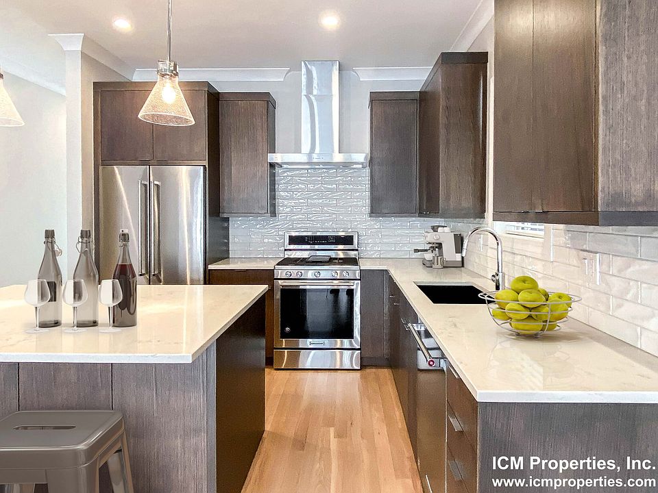 1st image of 3349 N Kenmore Ave #1