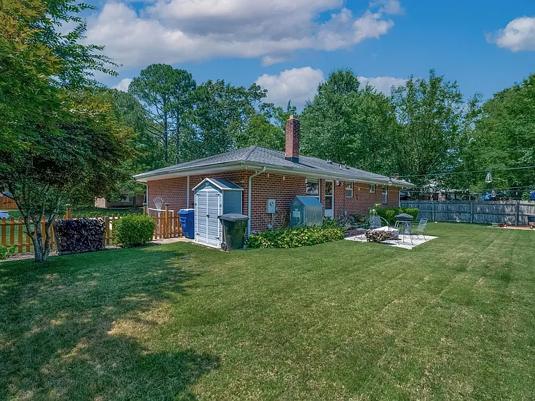 504 Kirkwood Ln — Photo 34