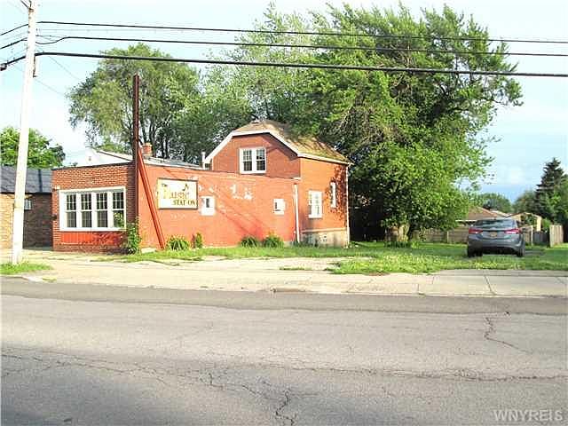 2nd image of 1053 Ridge Rd