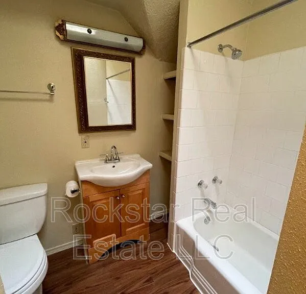 924 S Maple St #7 — Photo 5