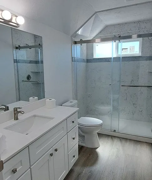 132 Hyannis Ct — Photo 26