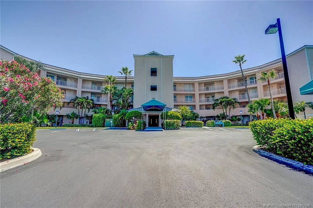 2 bed, 2.0 bath, 1204 sqft, $7,500 — Photo 3