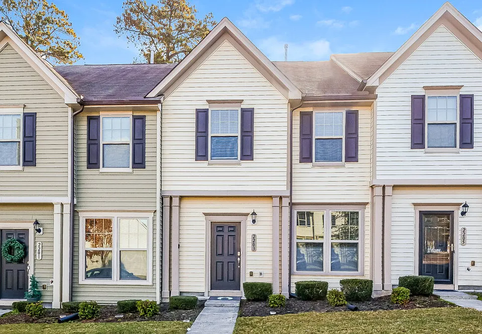 2203 Sunny Cove Dr