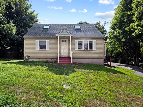 322 Maple St, Danvers, MA 01923