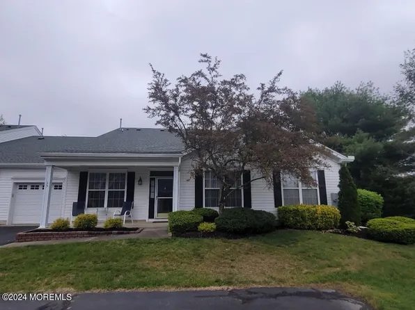 15 Silverside Road, Lakewood, NJ 08701
