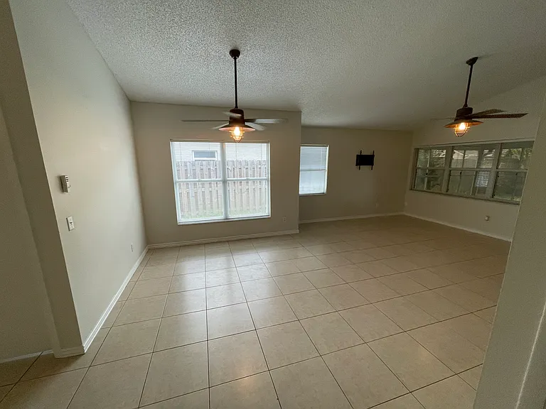 1307 Carpenter Branch Ct — Photo 13