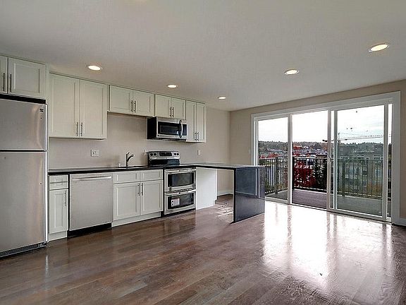3rd image of 223 5th Ave APT 6