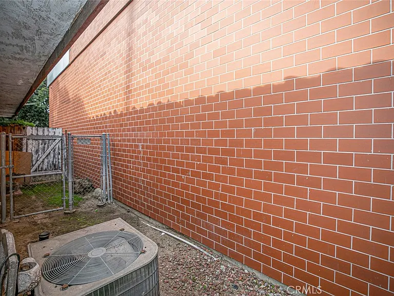 208 S Louise St — Photo 34