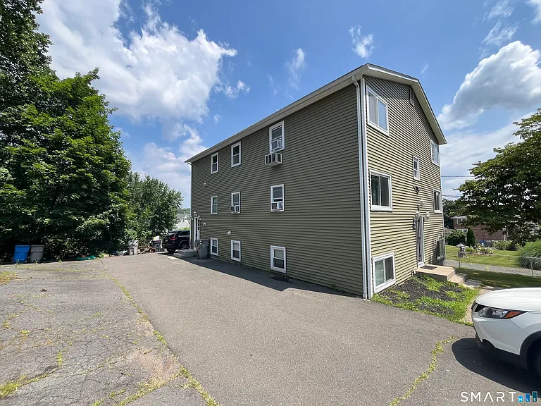 72 Colony St #3 — Photo 2