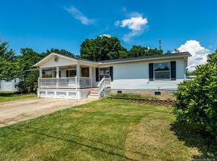 49 Wedgefield Dr, Asheville, NC 28806