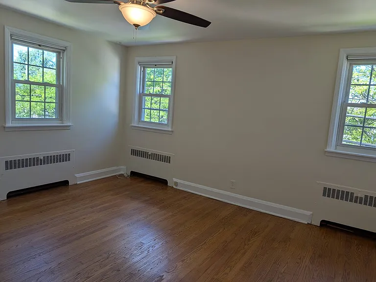 427 Regester Ave — Photo 13