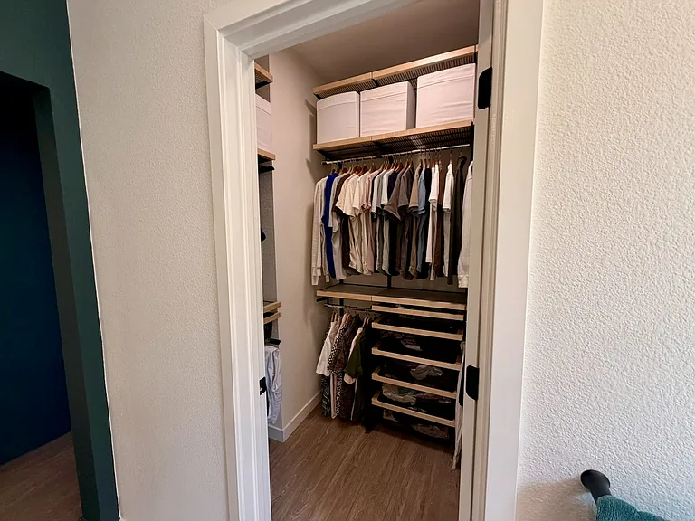 1721 Campbell St — Photo 36
