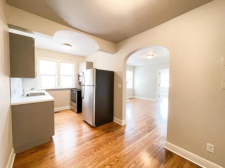835 East Dr — Photo 5