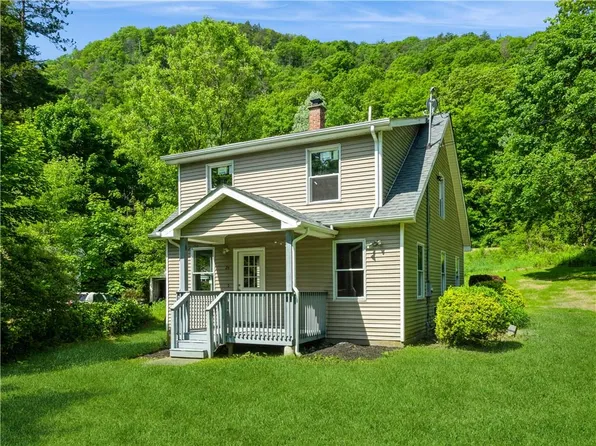 24 Under Mountain Road, Wassaic, NY 12592