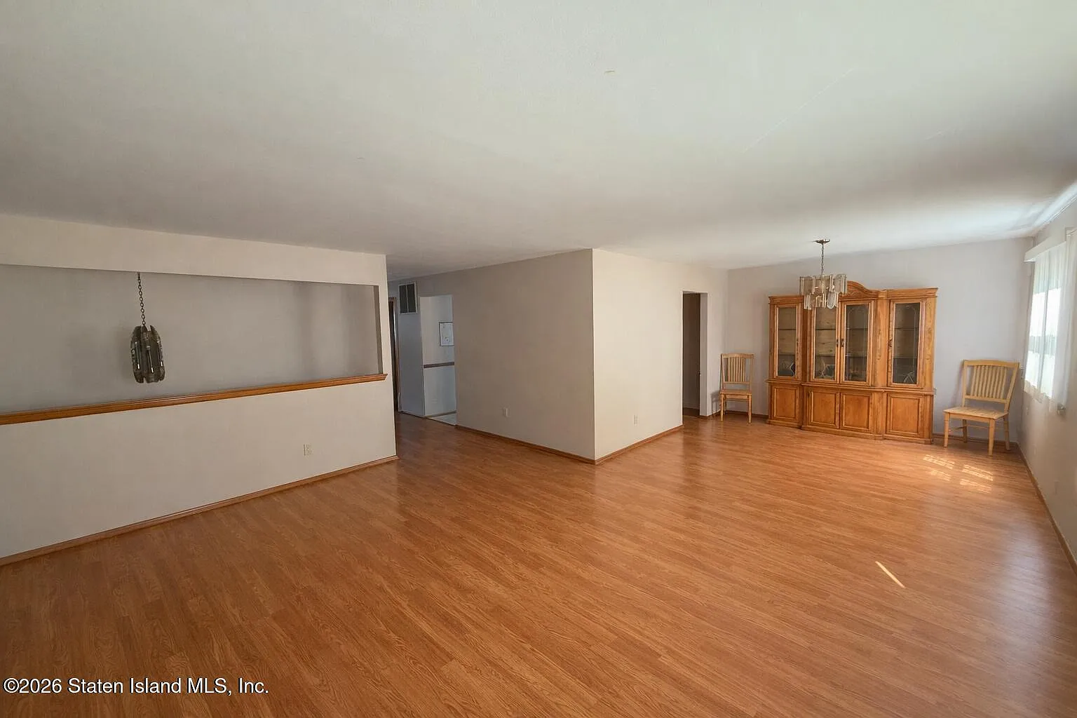 3 bed, 1.0 bath, 1296 sqft, $2,900 — Photo 2