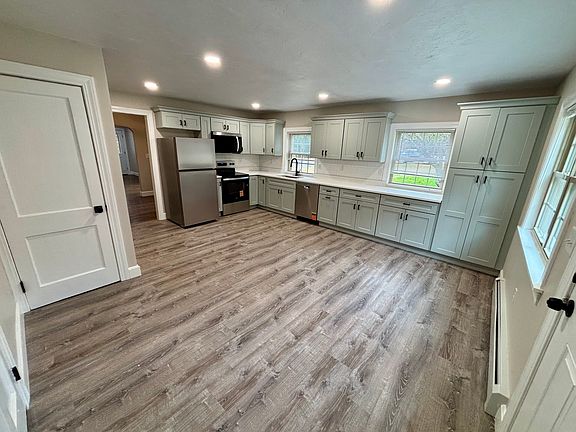 3rd image of 300 Palmer Rd