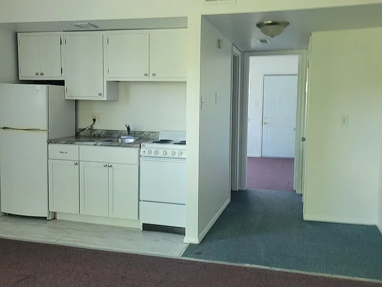 2200 S Illinois Ave #11 — Photo 6
