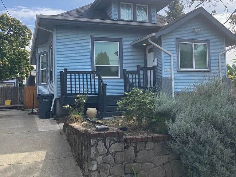 4024 N Haight Ave — Photo 1