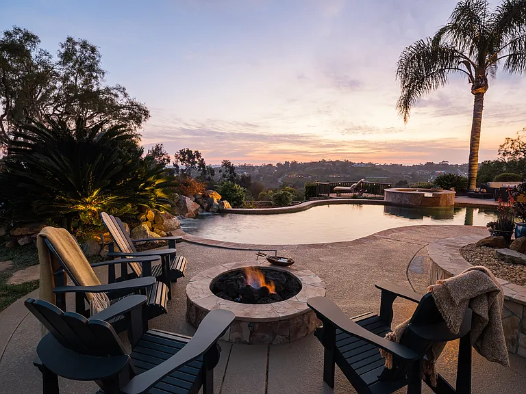 Country Rose Cir — Photo 41