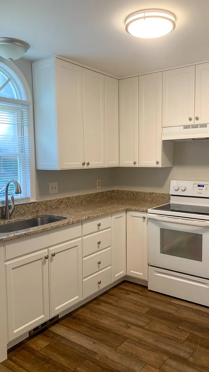 Kitchen - 1937 Trexler Ct