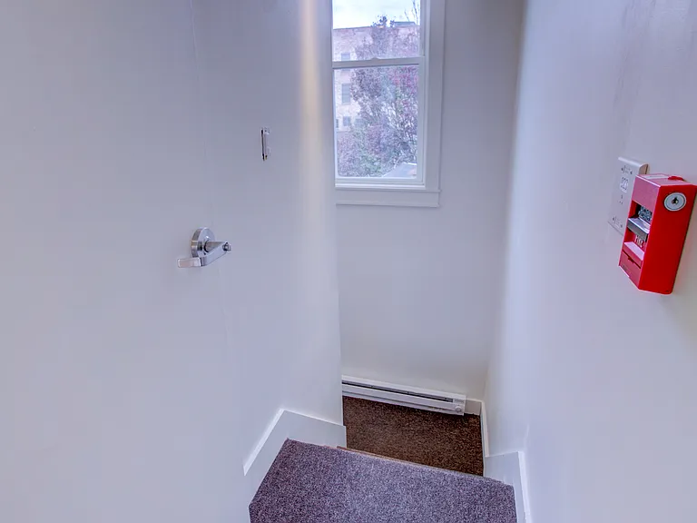 11 E Walnut St #4 — Photo 9