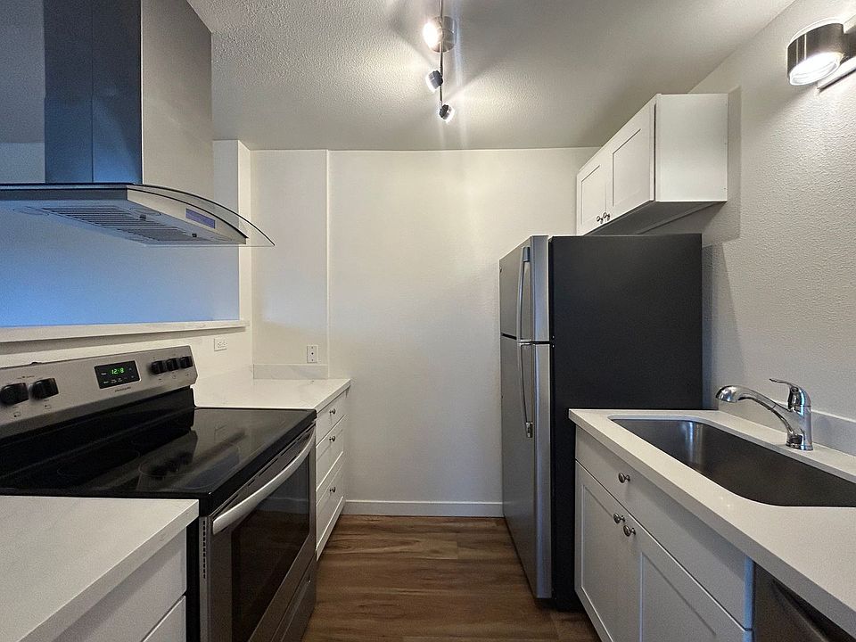 1st image of 8220 169th Ave NE #B4