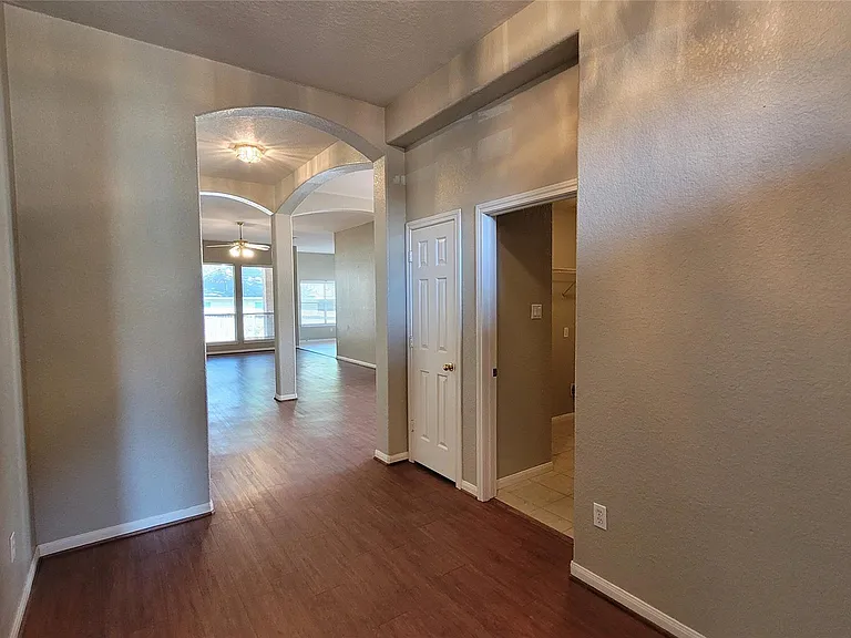 3825 Evergreen Way — Photo 5