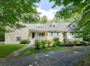 5 Country View Dr, Raymond, NH 03077