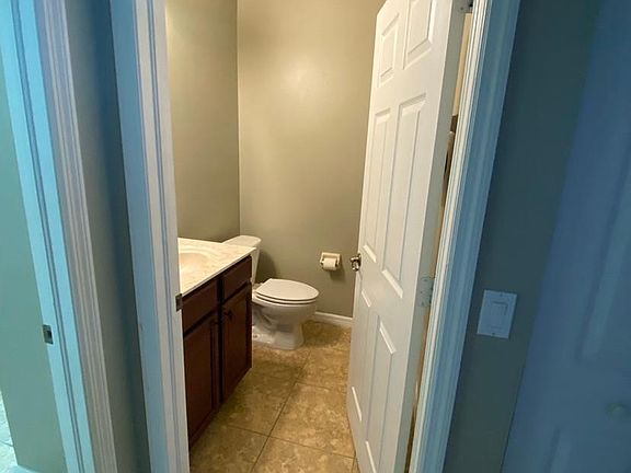 5th image of 9923 Springlake Cir