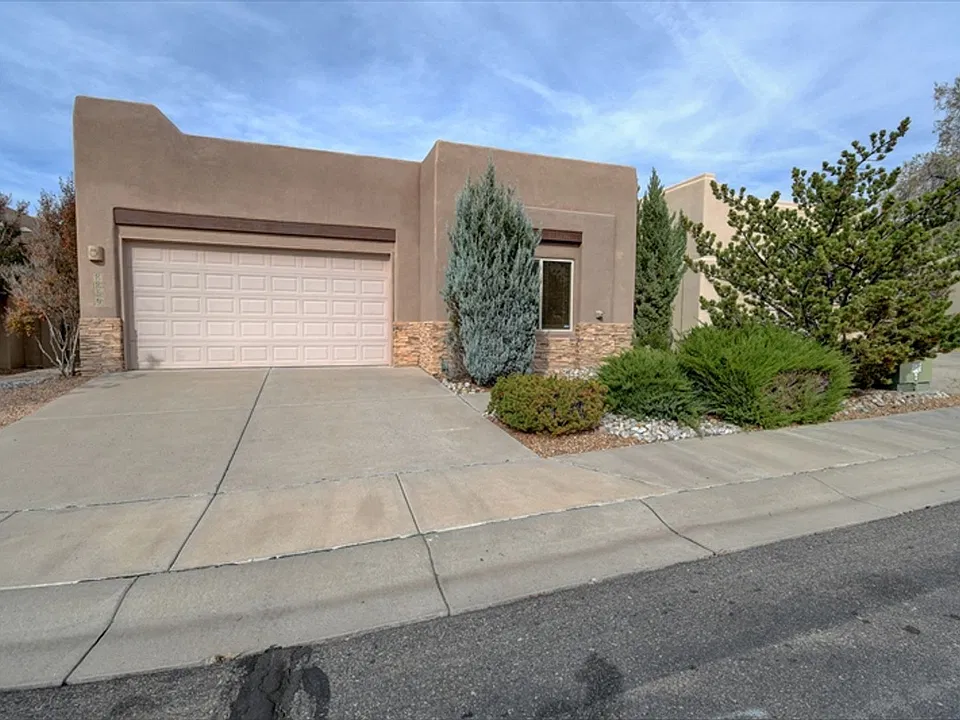 8859 Desert Fox Way NE