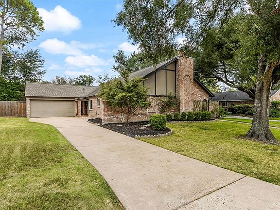 4th image of 2218 Parana Dr