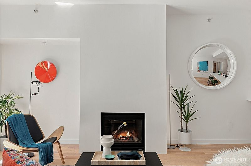 3rd image of 2607 Western Avenue #302