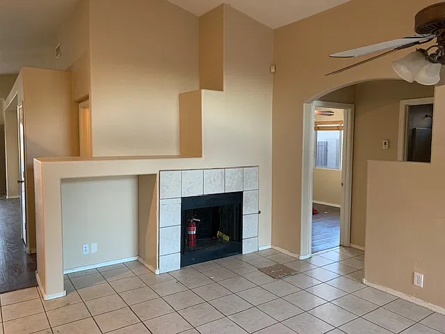 3 bed, 1600 sqft, $2,200 — Photo 4