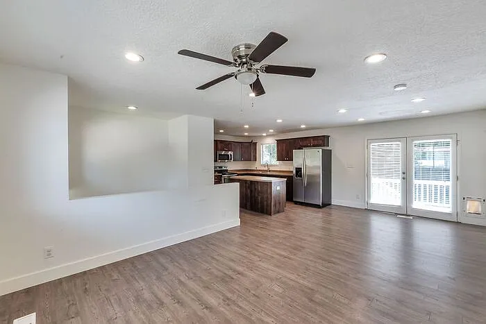 2151 W 300 North St — Photo 7