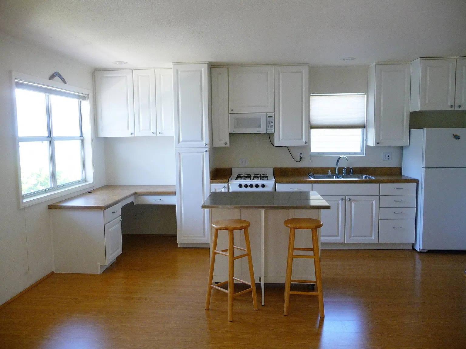 Studio, 450 sqft, $1,750 — Photo 2