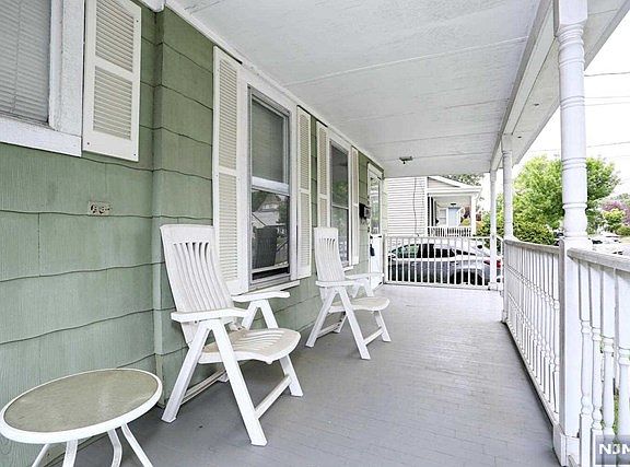 3rd image of 406 Fairview Ave