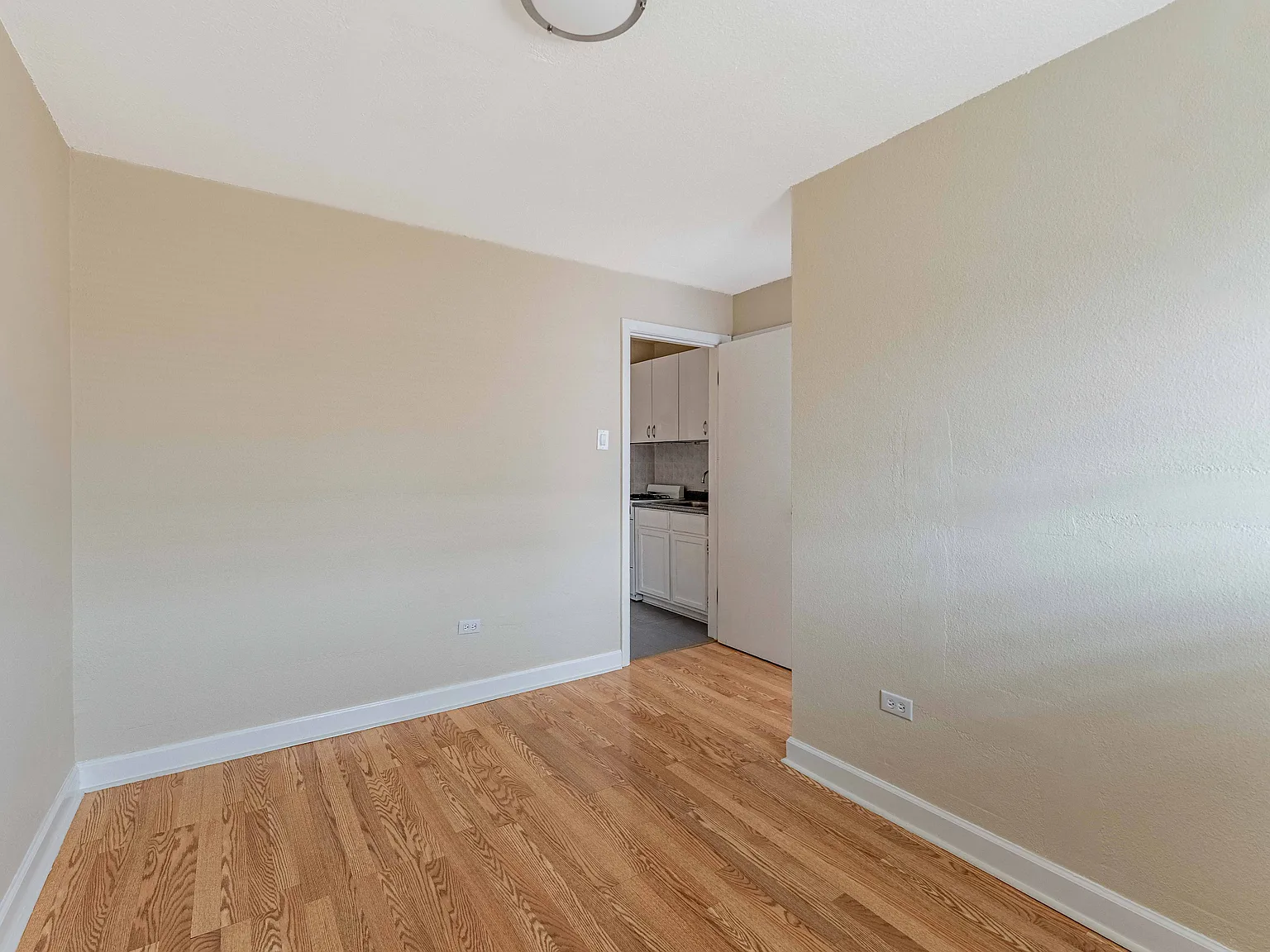 1 bed, $1,200 — Photo 4