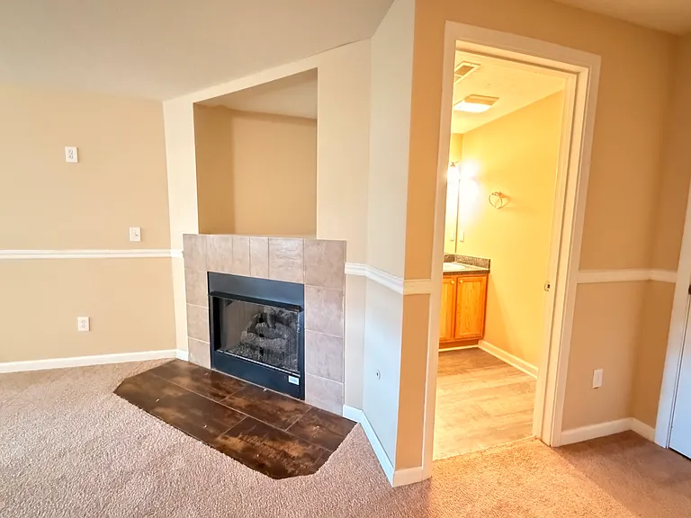 1020 Hartford Village Blvd — Photo 18
