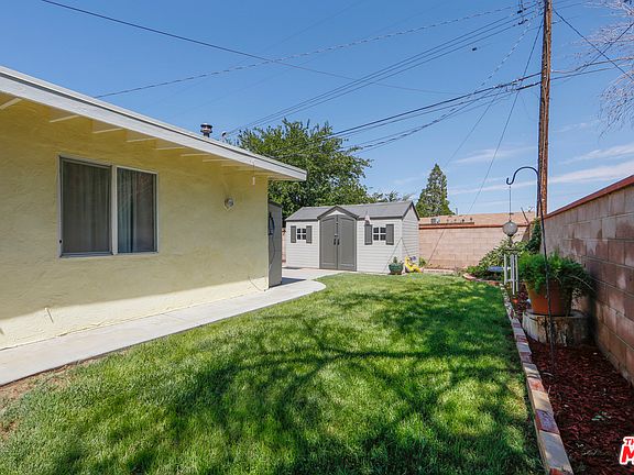 4th image of 1133 W Avenue J12