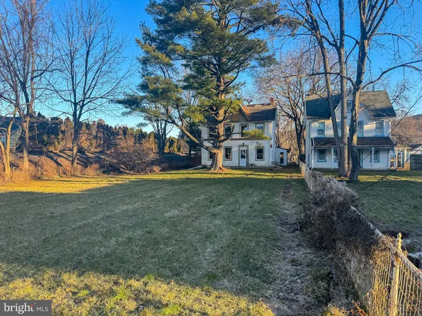 41 S 2nd St, Emmaus, PA 18049