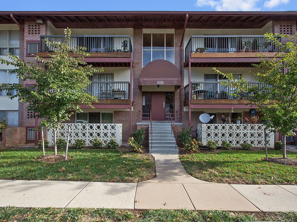 1st image of 200 Park Terrace Ct SE APT 11