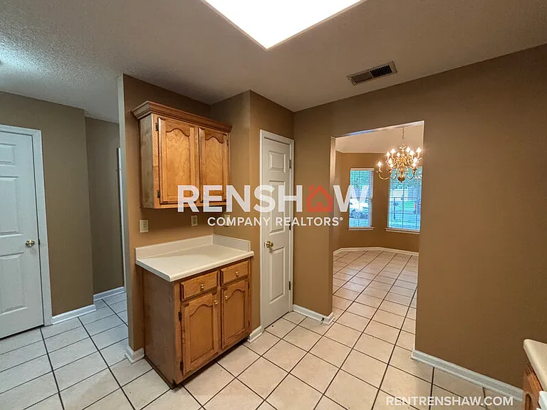 8255 Cross Point Dr — Photo 7
