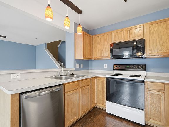 2nd image of 247 Cottonwood Creek Cir #1
