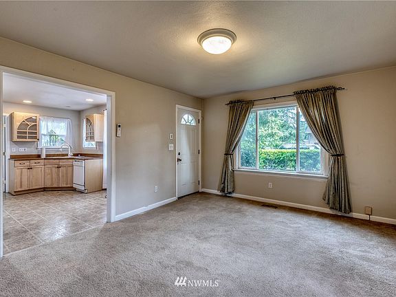 5th image of 9027 Newgrove Ave SW