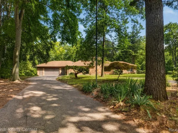 24644 Edgemont Dr, Southfield, MI 48033