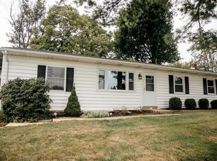 7689 Dove Dr, Harrisburg, PA 17112