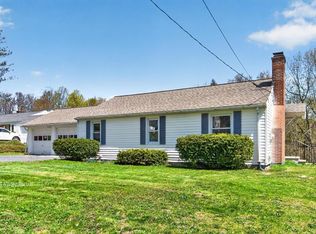 18 Hillside Dr, Lunenburg, MA 01462