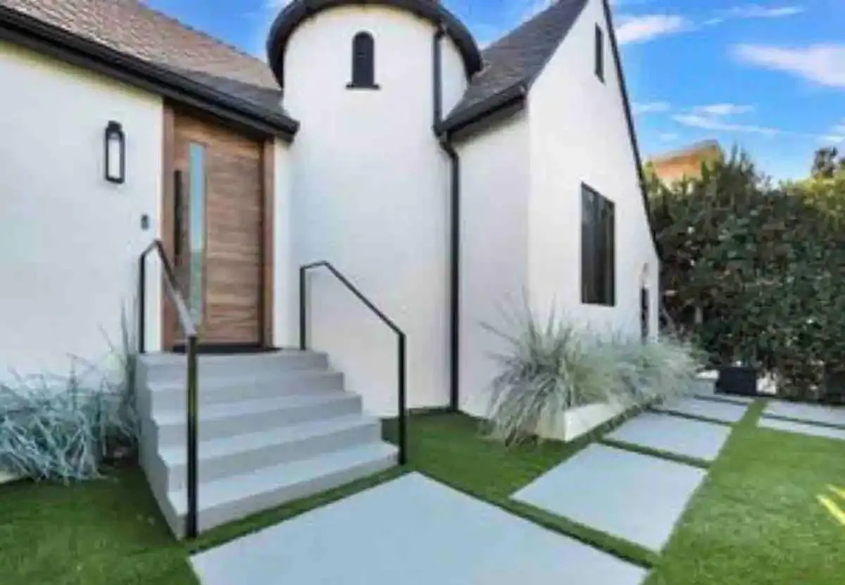 4 bed, 2.5 bath, 2000 sqft, $16,250 — Photo 3